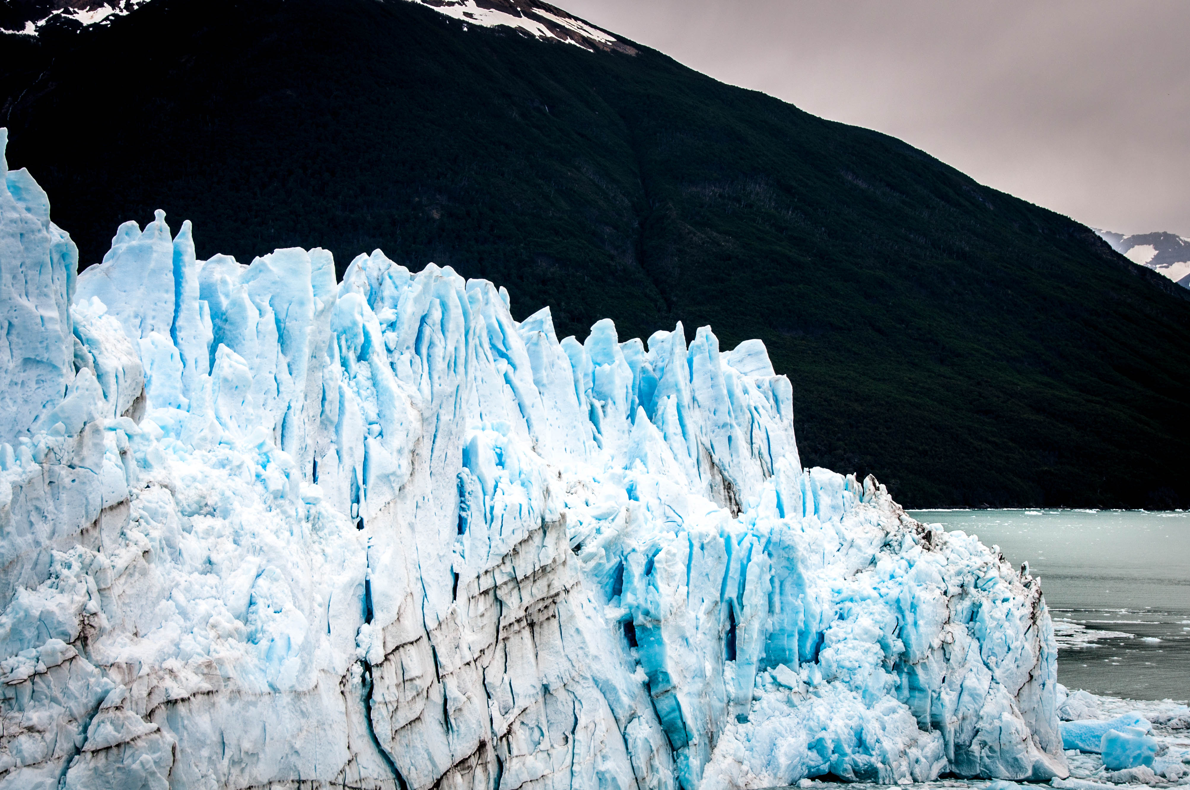 Escort girls in Perito Moreno